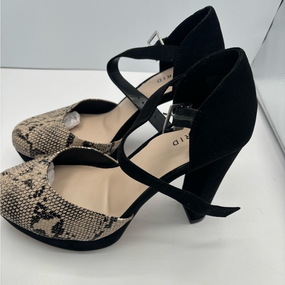 Brand New Black Suede and Snake Print Torrid Platform Heels Size 10 - Picture 2 of 5